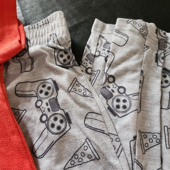 Cat And Jack Orange and gray short sleeve Pizza Gaming pajama set Size M (8/10) - Picture 3 of 7